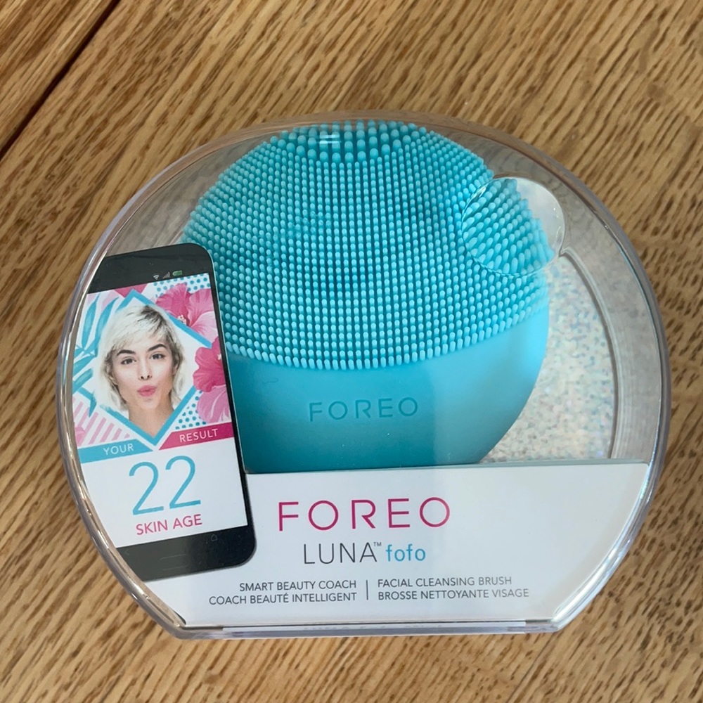 NWT Foreo Luna Cleansing Brush System